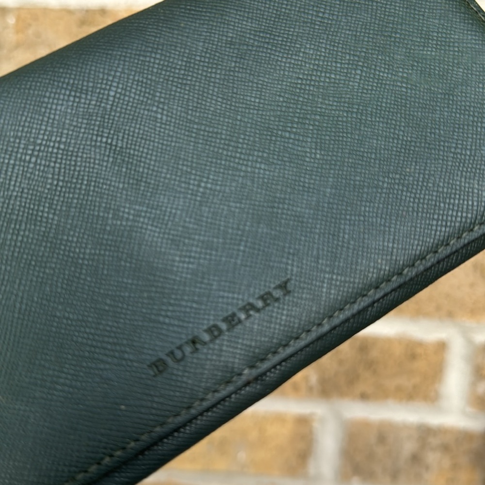 Burberry Leather Green Wallet authentic